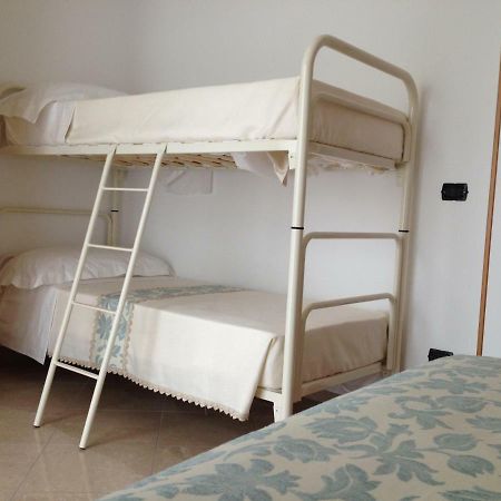 Aloe Beach Apartments, Ombrellone, Parcheggio E Uso Di Biciclette Gratis Rimini Exterior foto