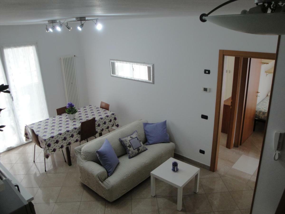 Aloe Beach Apartments, Ombrellone, Parcheggio E Uso Di Biciclette Gratis Rimini Exterior foto