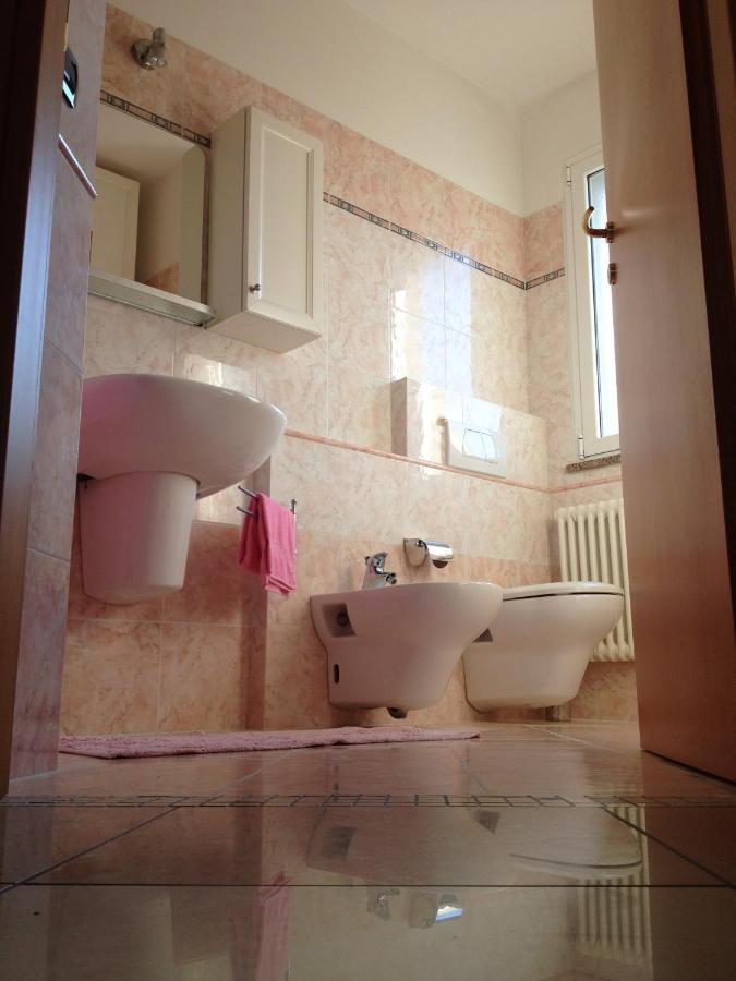 Aloe Beach Apartments, Ombrellone, Parcheggio E Uso Di Biciclette Gratis Rimini Exterior foto